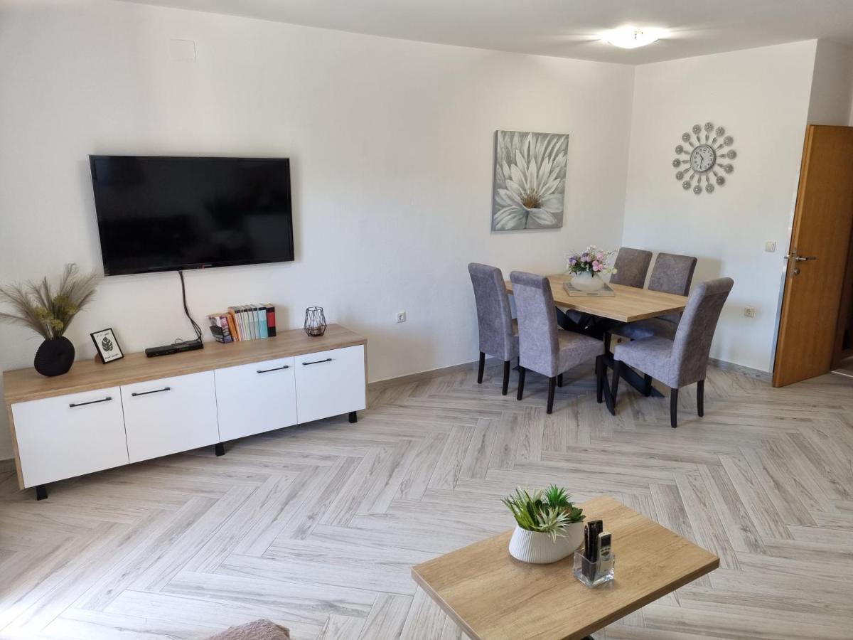 Apartments Ledic คราวาวิซา ภายนอก รูปภาพ